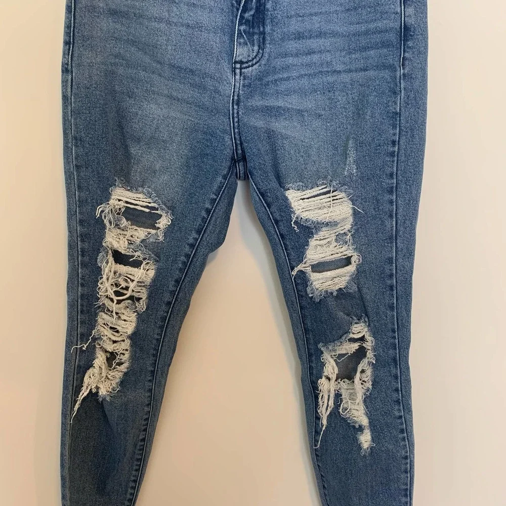 Cello Distressed Skinny Jeans Size 3/26 Blue Zip Button Closure Casual Cotton - Picture 3 of 15